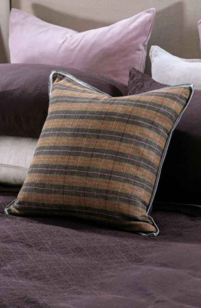 Bianca Lorenne - Appetto - Coverlet - Cushion - Mulberry image 3